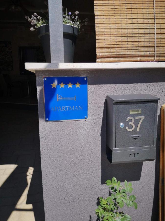 Galeb Apartments Osjecka Ulica 37 Pula Exterior foto
